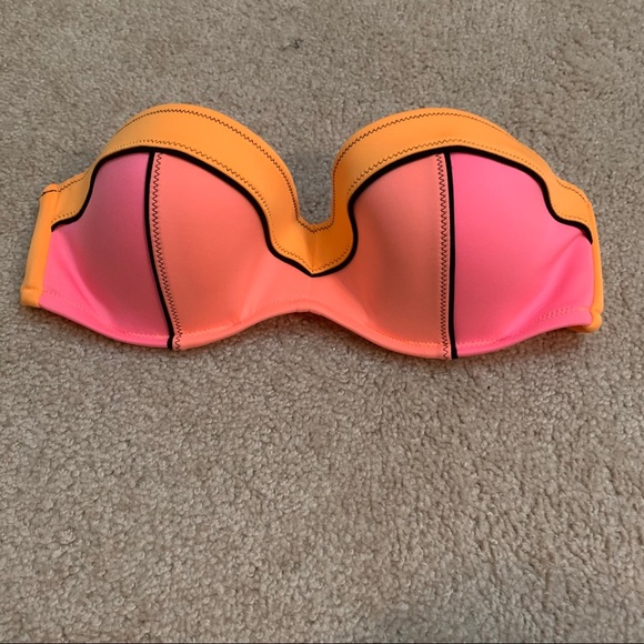 Victoria's Secret Other - Victoria’s Secret Color Block Strapless Swim 34D